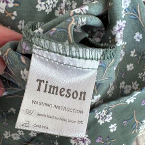 Timeson Short Sleeve Soft Green Floral Flowy Blouse XL EUC
